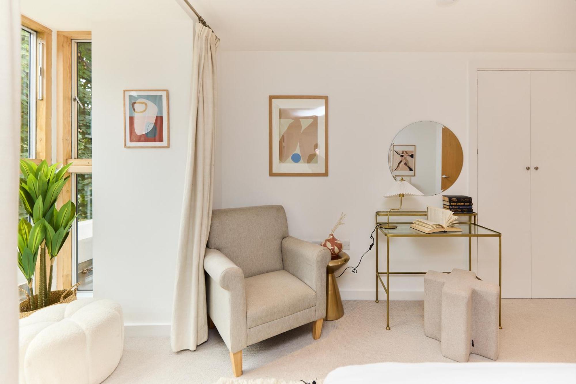 Apartment The Gwendolen Retreat - Inviting 2bdr With Balcony London