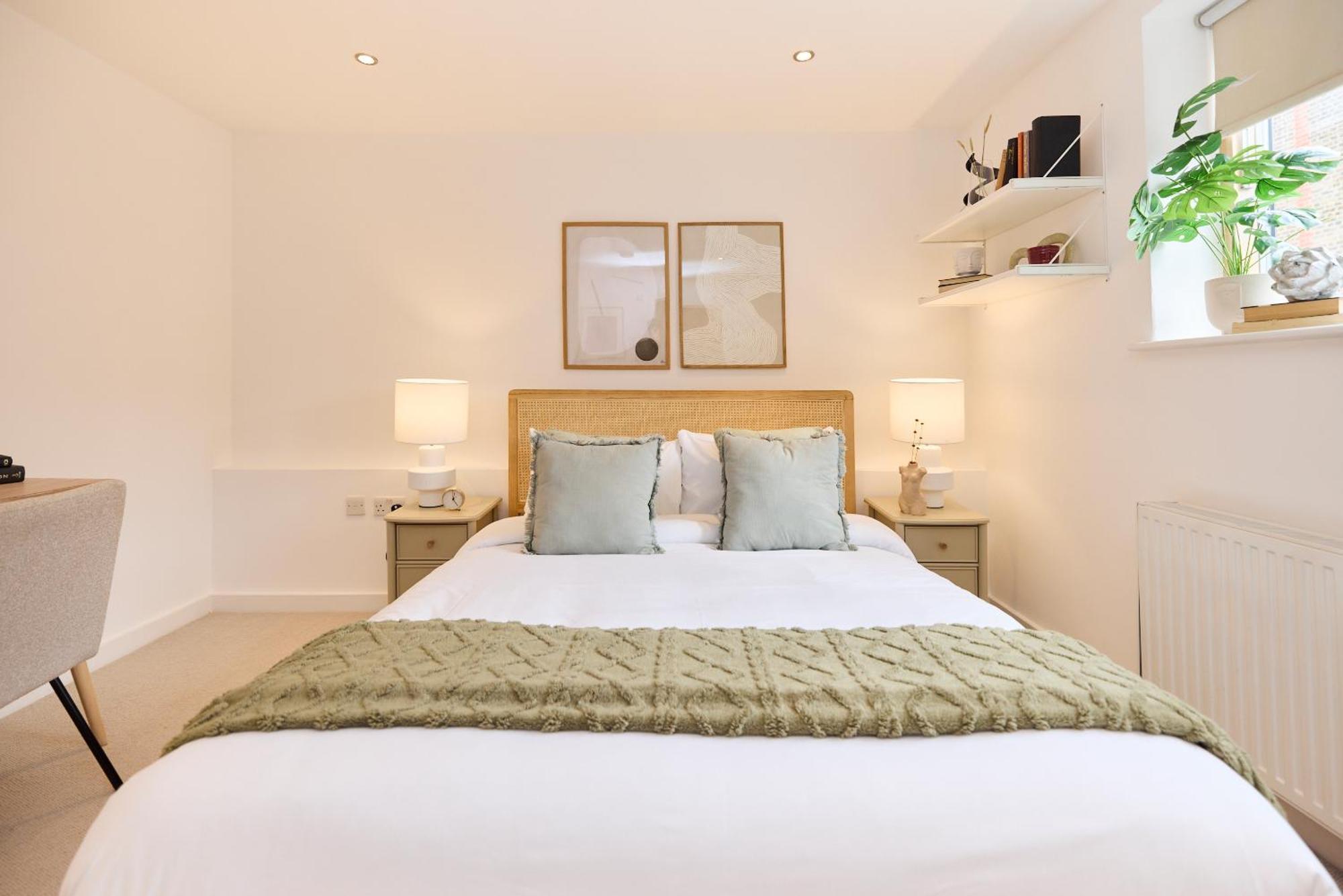 The Gwendolen Retreat - Inviting 2bdr With Balcony