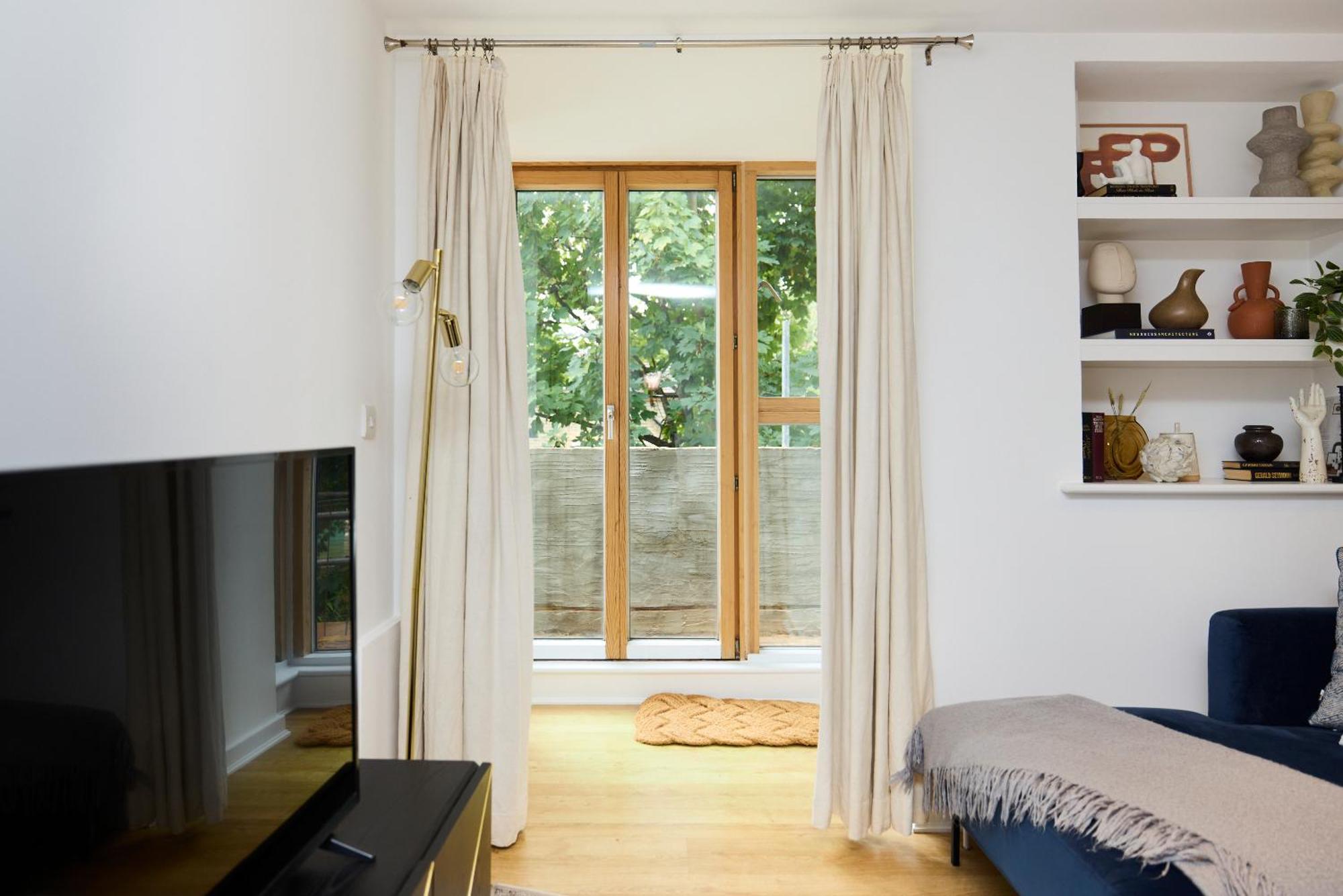 The Gwendolen Retreat - Inviting 2bdr With Balcony