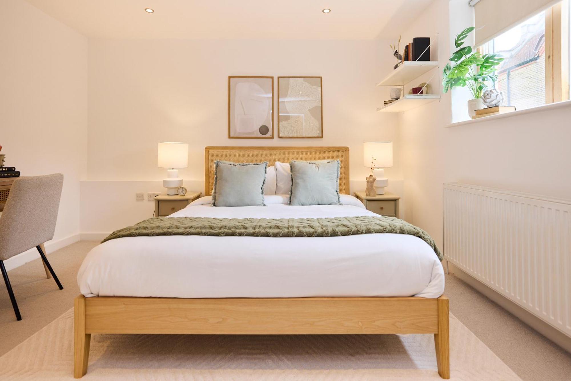 The Gwendolen Retreat - Inviting 2bdr With Balcony * Londra