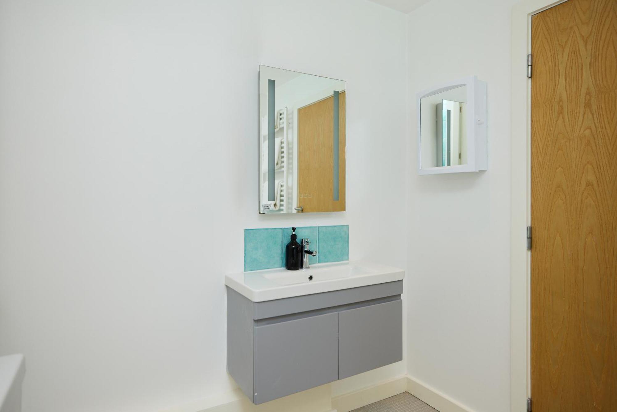 The Gwendolen Retreat - Inviting 2bdr With Balcony Appartamento